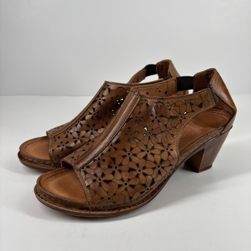 Women’s Brown Floral Cutout Block Heel Sandals